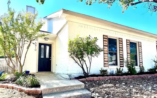 5810 Falconcrest Drive, Arlington, TX 76017