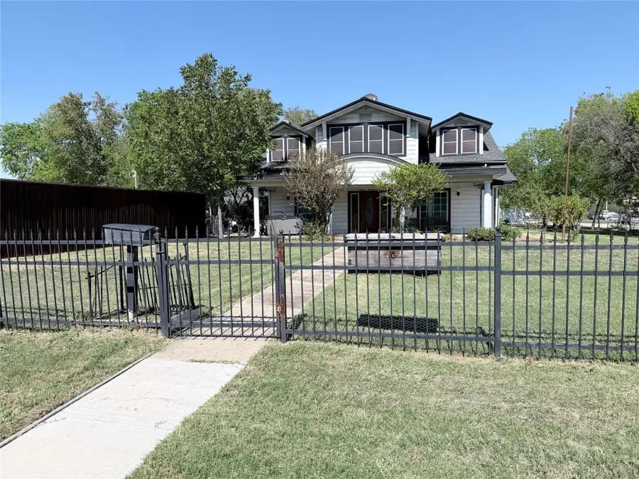 1902 Fort Worth Street, Grand Prairie, TX 75050 - #2