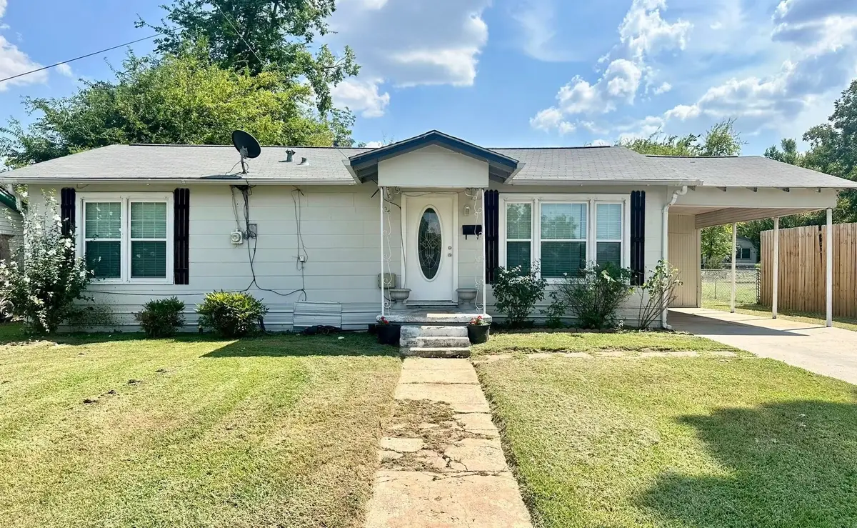 207 Park Street E, Sulphur Springs, TX 75482 - #1