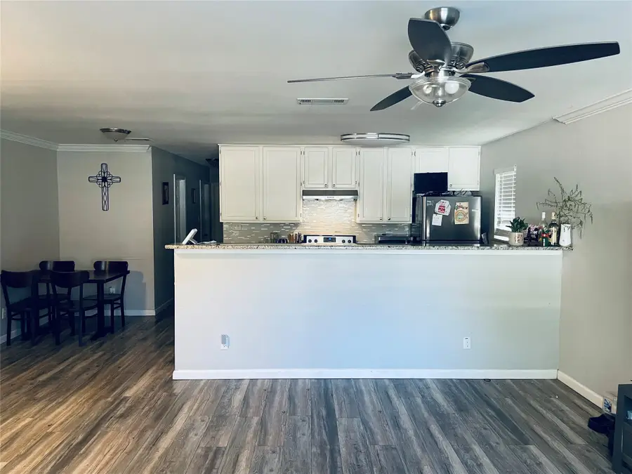 706 E High Street, Terrell, TX 75160 - #2