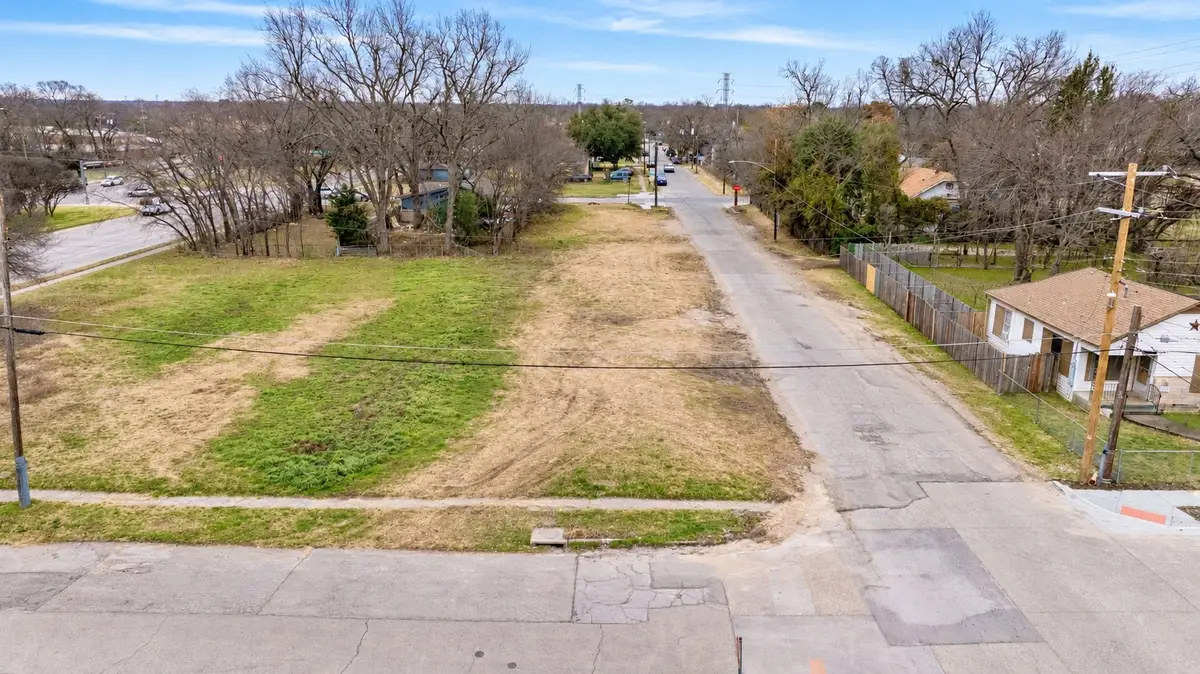 3302 Hamilton Avenue, Dallas, TX 75210 - #1