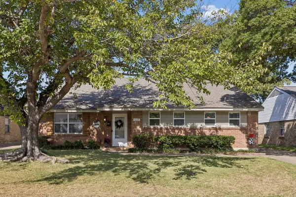 10621 Mapleridge Drive, Dallas, TX 75238