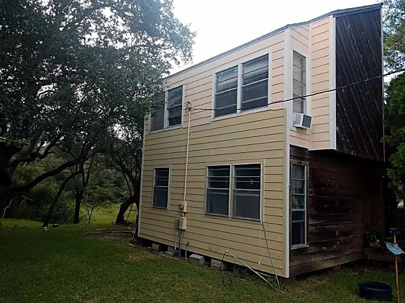 210 Oak Hollow Street, Palacios, TX 77465 - #2