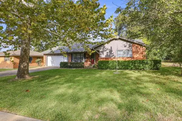 1419 Hillcrest Drive, Sherman, TX 75092