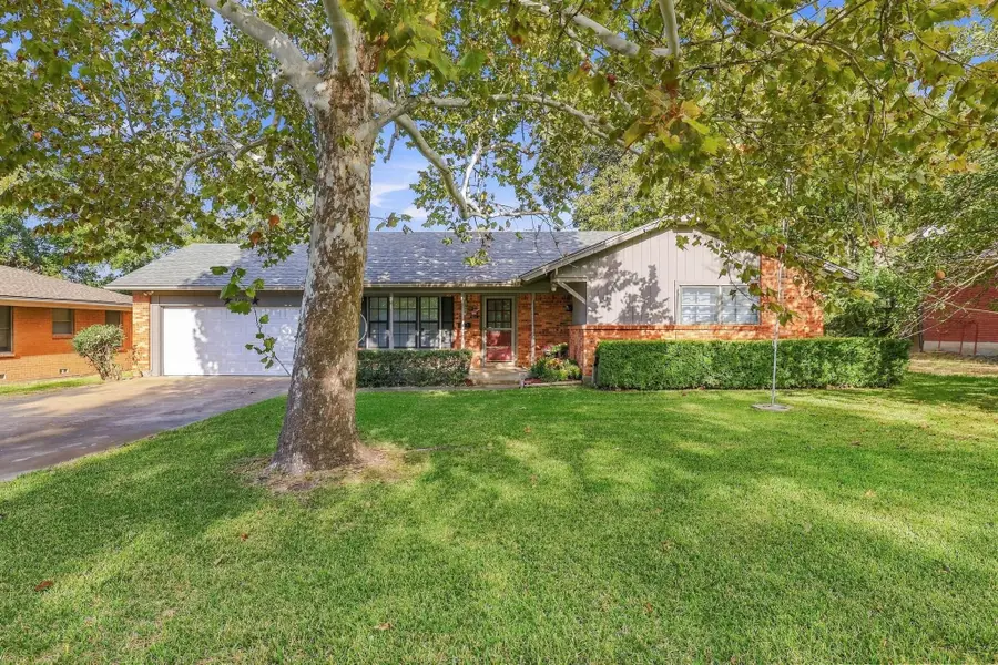 1419 Hillcrest Drive, Sherman, TX 75092 - #2