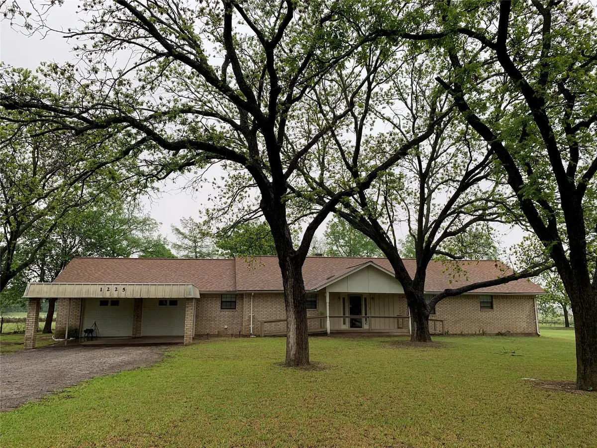 1225 S Texas Street, De Leon, TX 76444 - #1