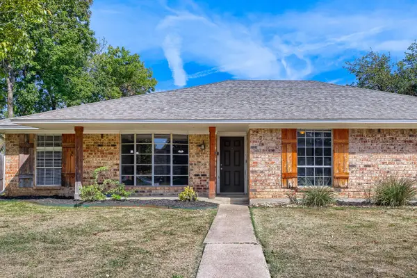 701 Knollridge Drive, Lewisville, TX 75077