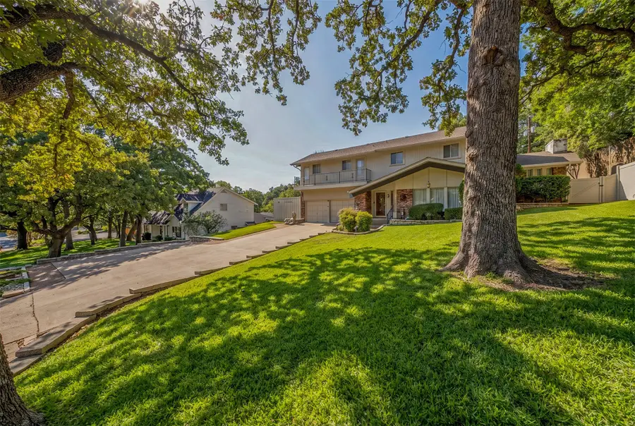 2407 Westwood Drive, Arlington, TX 76012 - #2