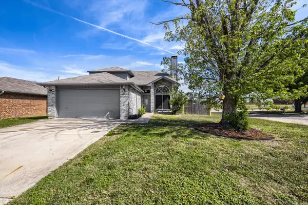 6019 Meadowdale Road, Arlington, TX 76017