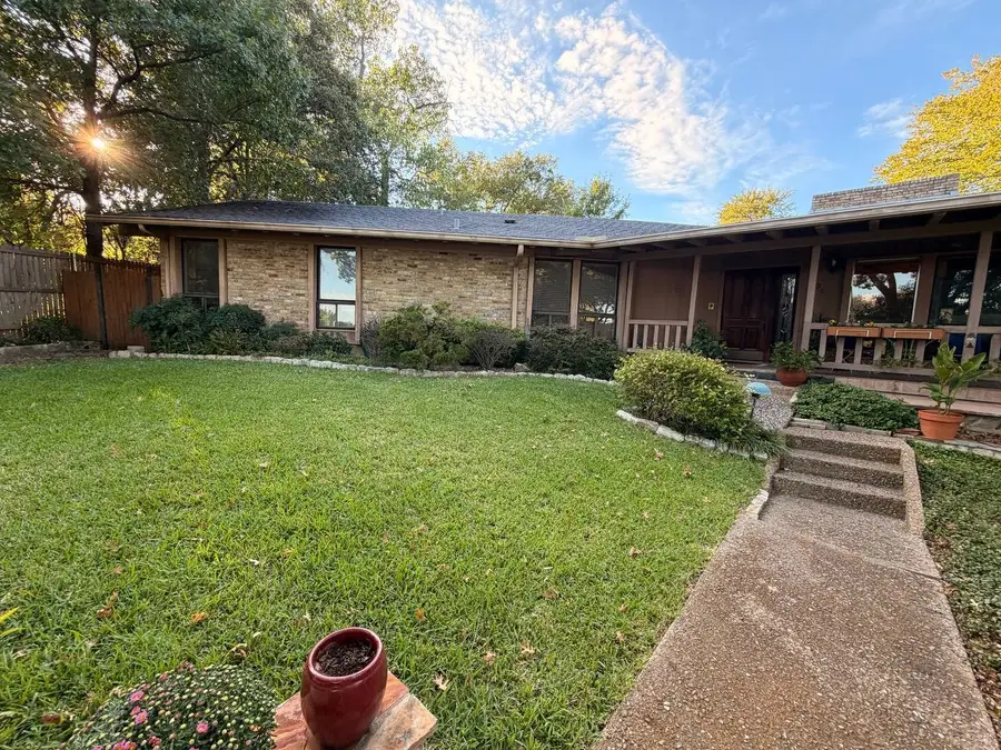 301 San Mateo Court, Irving, TX 75062 - #2