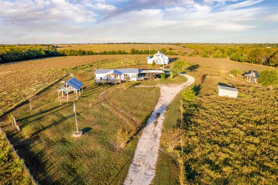1154 Outlaw Trail, Wolfe City, TX 75496 - #3