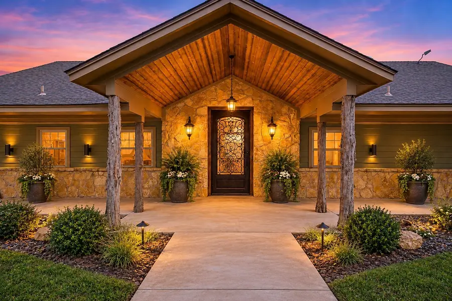 722 Three Skillet Road #FR, Springtown, TX 76082 - #2