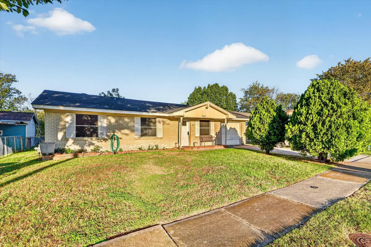 707 Edgeglen Drive, Dallas, TX 75217 - #1