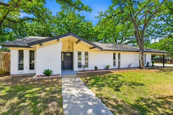 1917 Toplea Drive, Euless, TX 76040