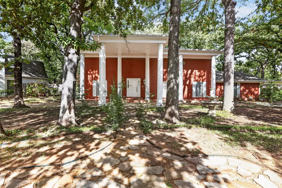 2456 Lakeview Circle, Arlington, TX 76013 - #2