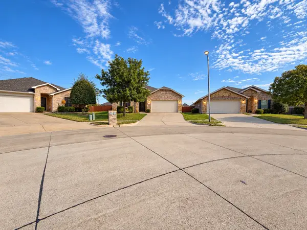 9001 Cloudveil Drive, Arlington, TX 76002