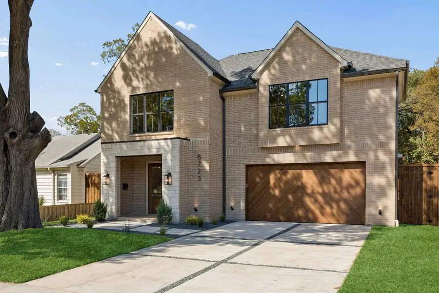 8723 Forest Hills Boulevard, Dallas, TX 75218 - #2