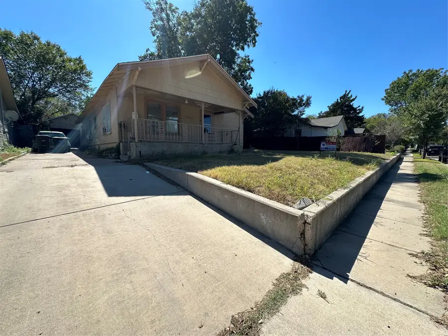 829 W Beddell Street, Fort Worth, TX 76115 - #3