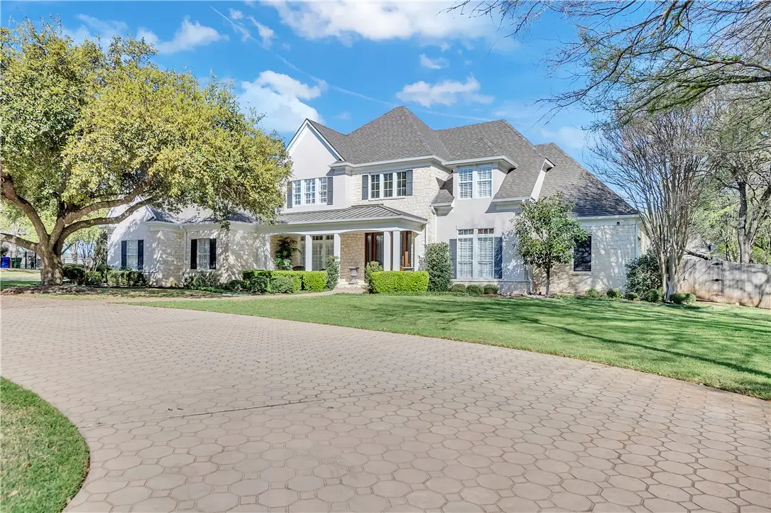 2034 Oak Glen Drive, McGregor, TX 76657 - Image #1