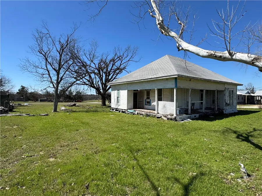 320 N 5th Street, Lott, TX 76656 - Image #3