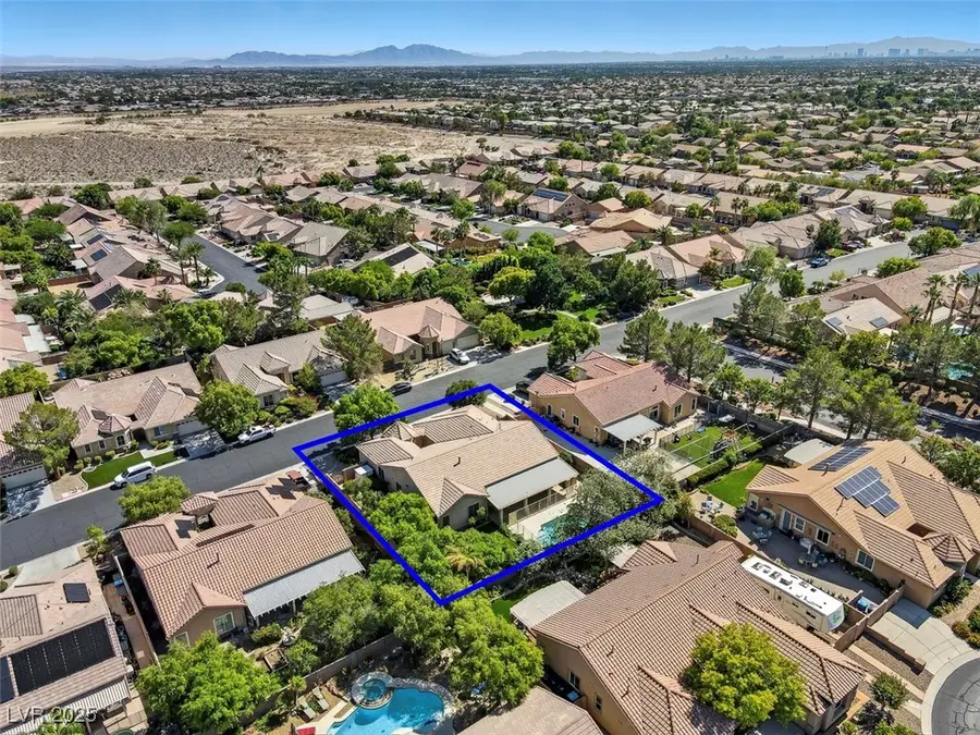 8705 Glistening Pond Street, Las Vegas, NV 89131 - Image #3