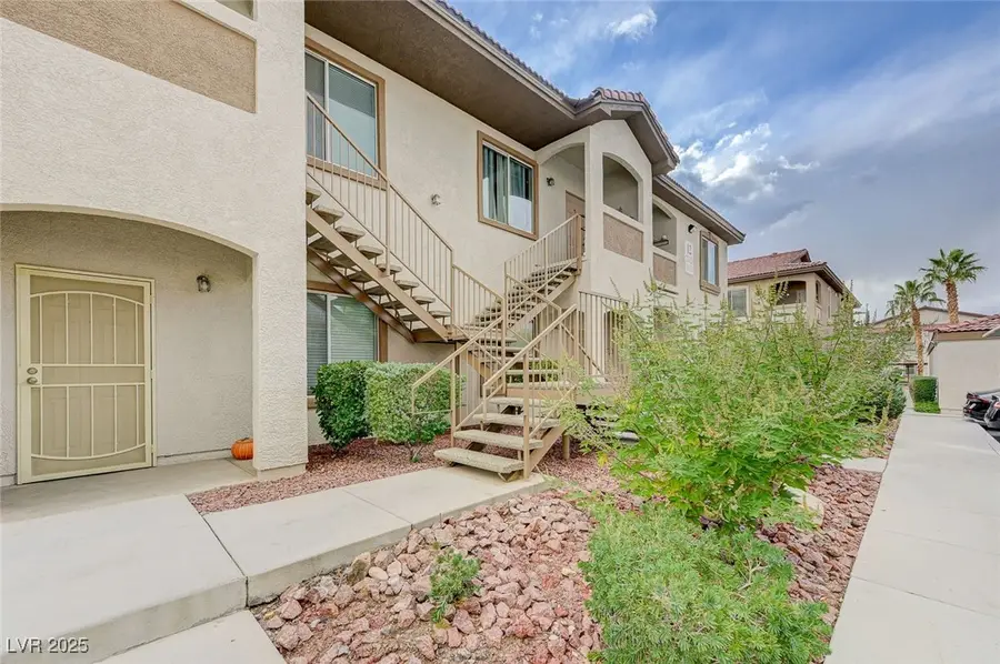 2305 W Horizon Ridge Parkway #1223, Henderson, NV 89052 - Image #3