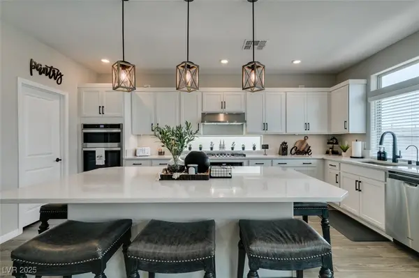 7077 Sunland Hills Avenue, Las Vegas, NV 89113