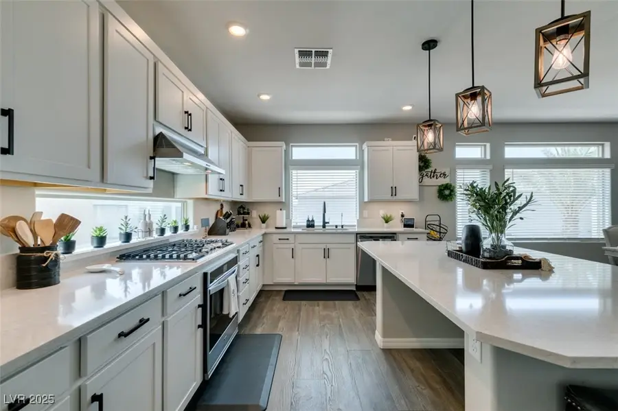 7077 Sunland Hills Avenue, Las Vegas, NV 89113 - Image #2