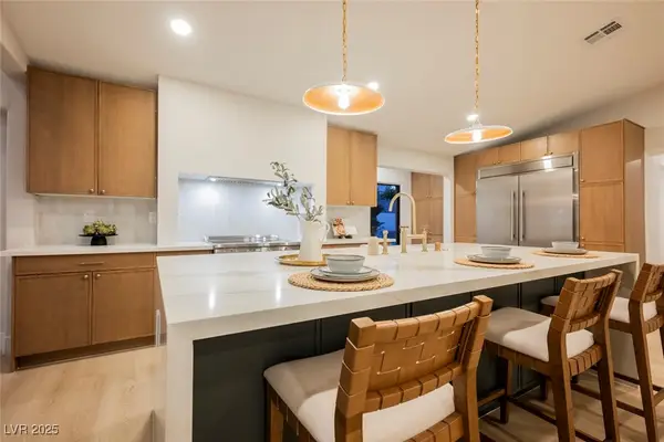 1871 Ski Slope Circle, Las Vegas, NV 89117