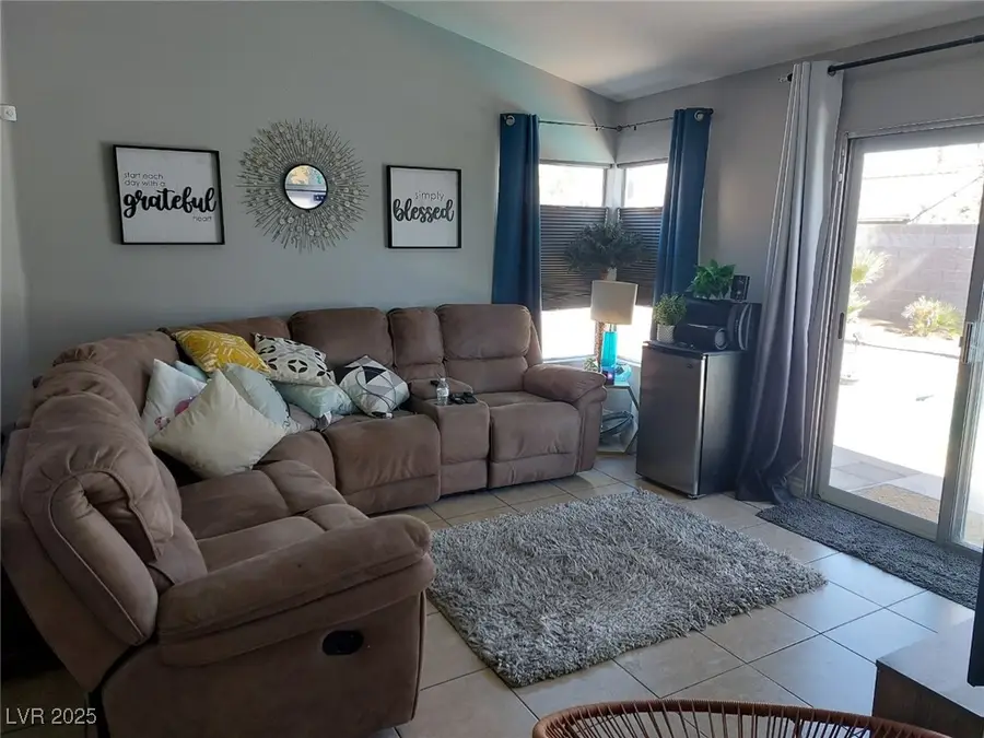 5102 Del Shannon Street, North Las Vegas, NV 89031 - Image #2