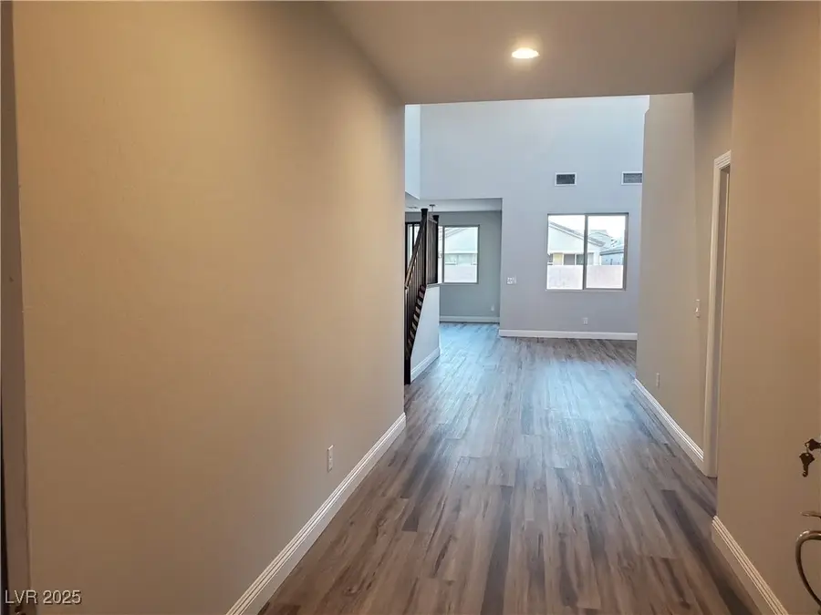 1027 Cambridge Park Street, Las Vegas, NV 89148 - Image #2