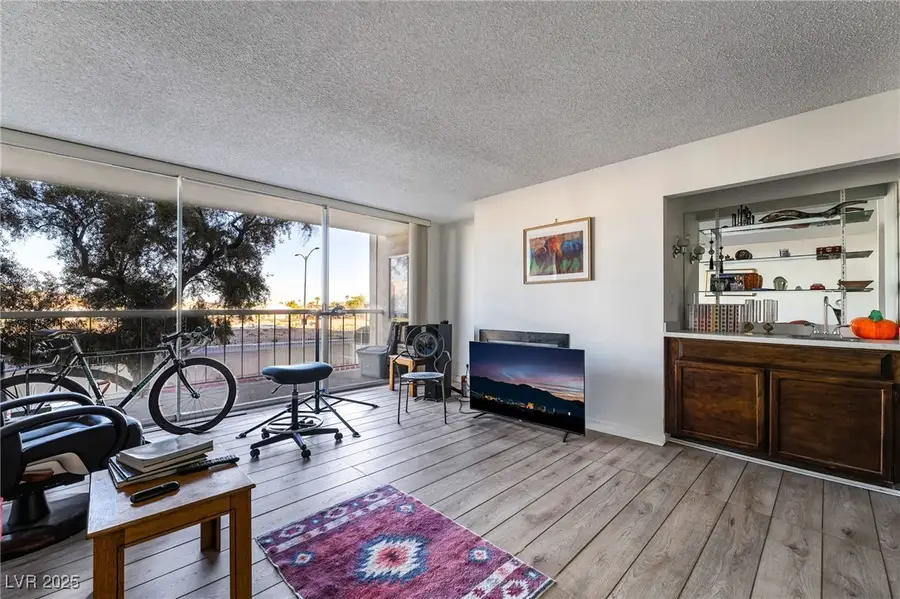 745 N Royal Crest Circle #115, Las Vegas, NV 89169 - Image #3