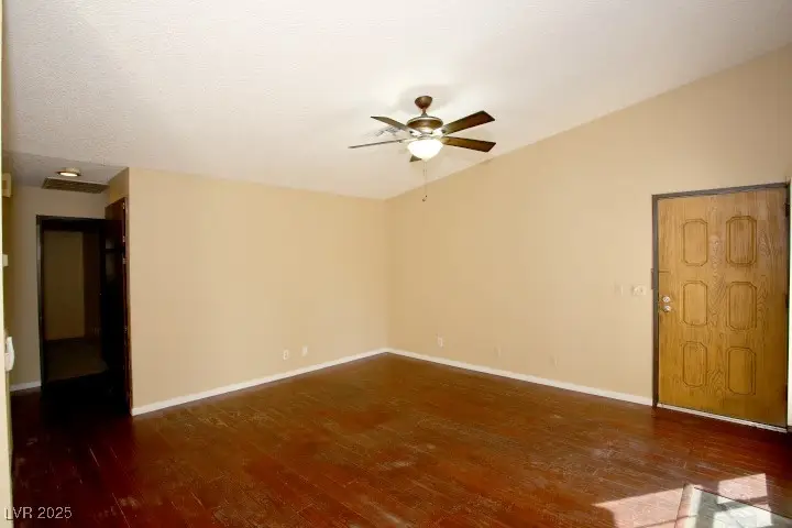 4910 Newport Cove Drive #D, Las Vegas, NV 89119 - Image #2