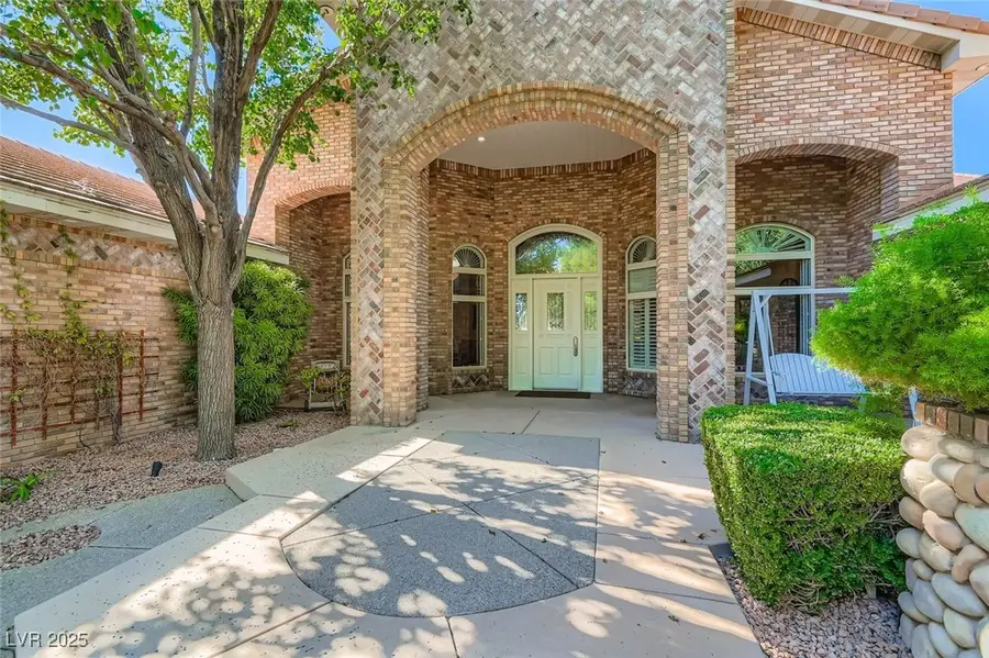 6661 N Rainbow Boulevard, Las Vegas, NV 89131 - Image #2