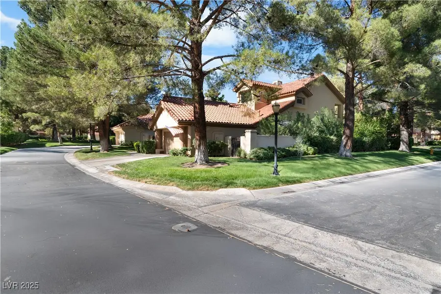 7960 Bermuda Dunes Avenue, Las Vegas, NV 89113 - Image #3