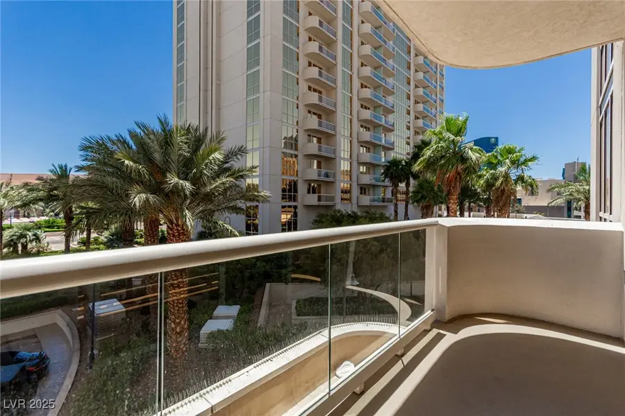 135 E Harmon Avenue #02702, Las Vegas, NV 89109 - Image #2