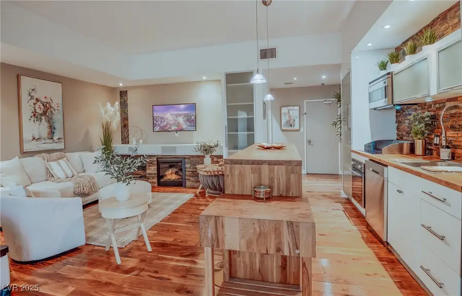 3111 Bel Air Drive #202, Las Vegas, NV 89109 - #2