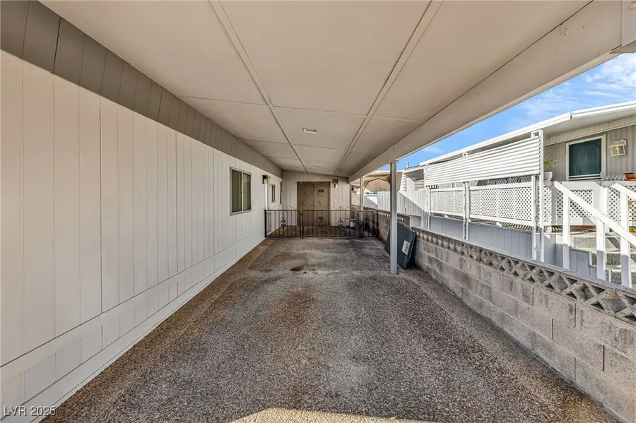 4587 Royal Ridge Lane, Las Vegas, NV 89103 - Image #3