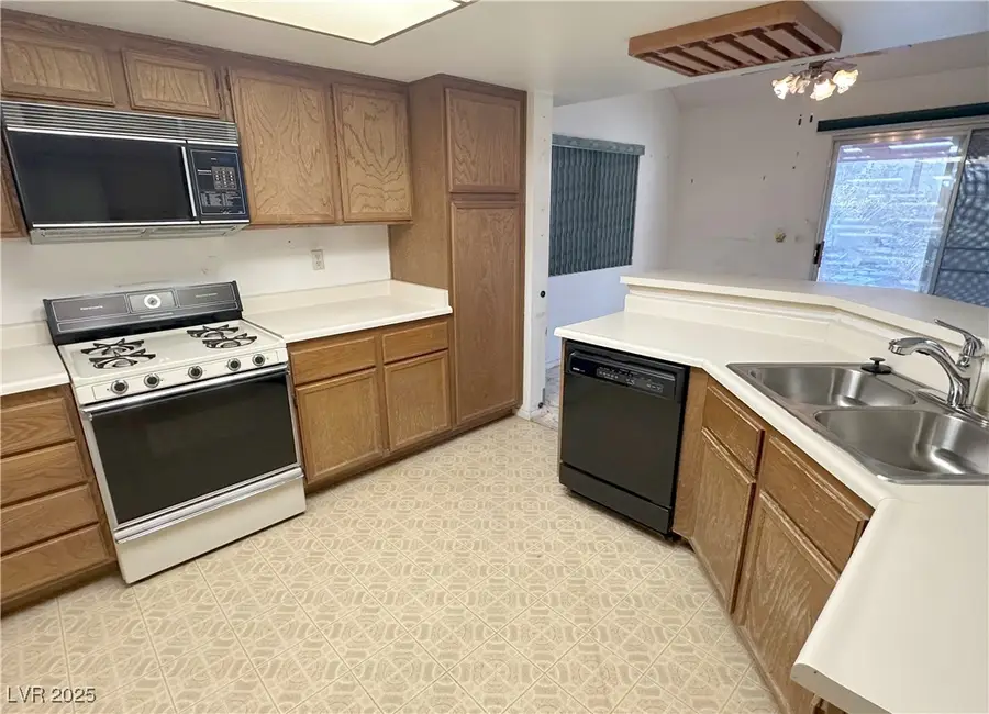 344 Warmside Drive, Las Vegas, NV 89145 - Image #2