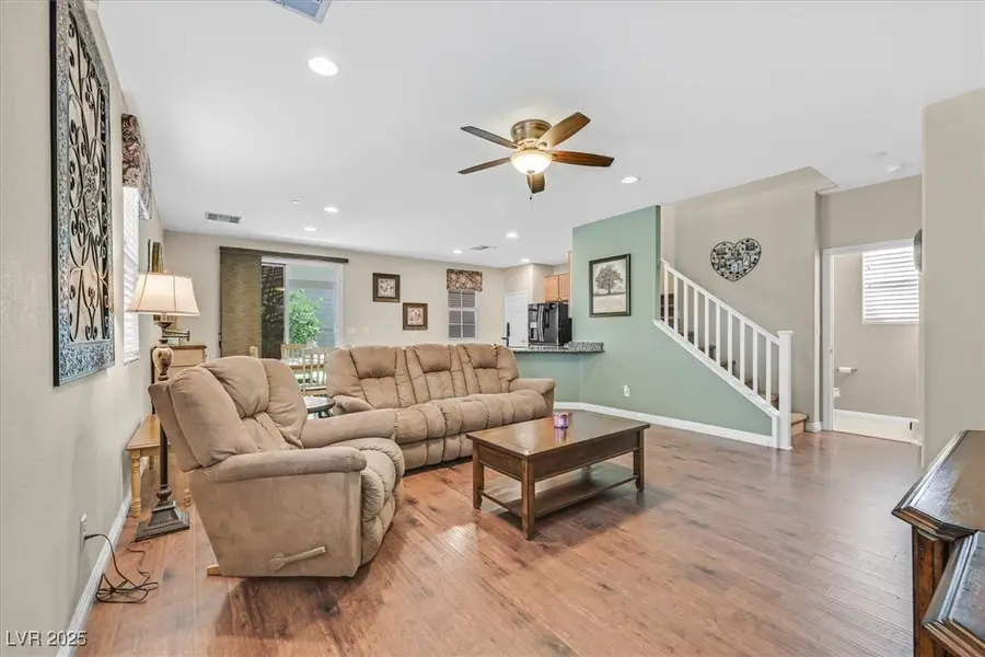 951 E Spiracle Avenue, Henderson, NV 89002 - Image #2