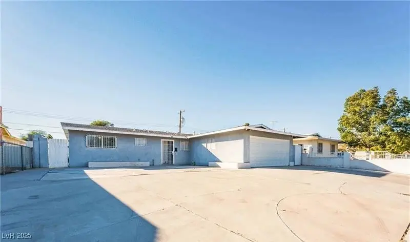 216 Shadow Lane, Las Vegas, NV 89106 - Image #2