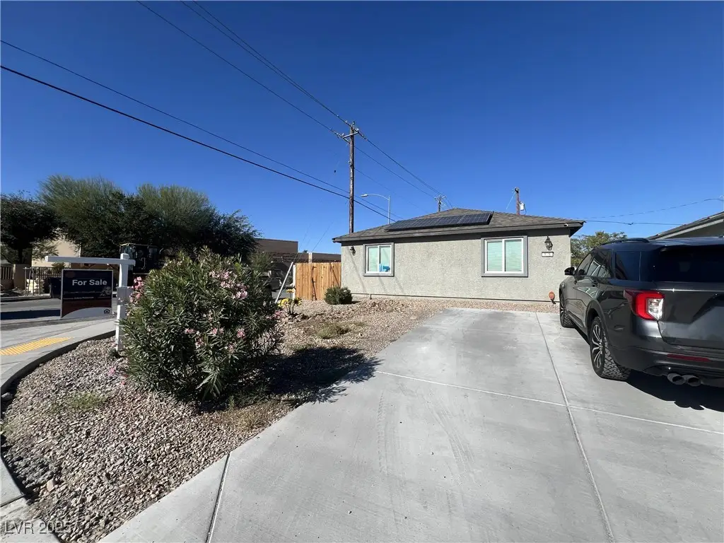 878 W Lake Mead Boulevard, Las Vegas, NV 89106 - Image #1