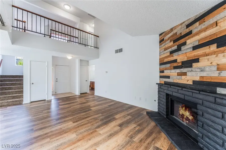 6917 Raleigh Avenue, Las Vegas, NV 89108 - Image #2