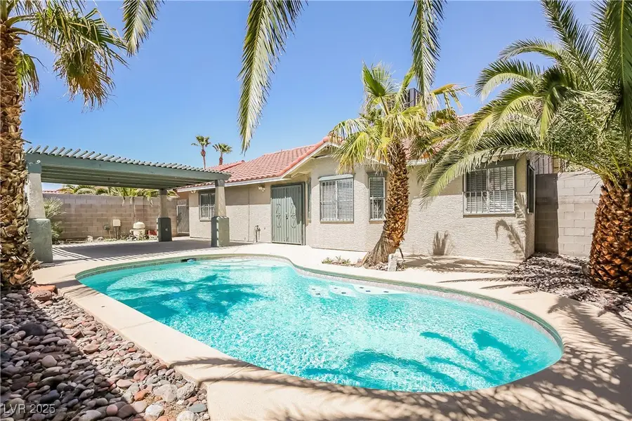 627 Stonehurst Drive, North Las Vegas, NV 89031 - Image #2