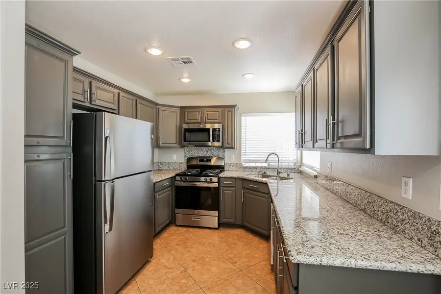 627 Stonehurst Drive, North Las Vegas, NV 89031 - Image #3