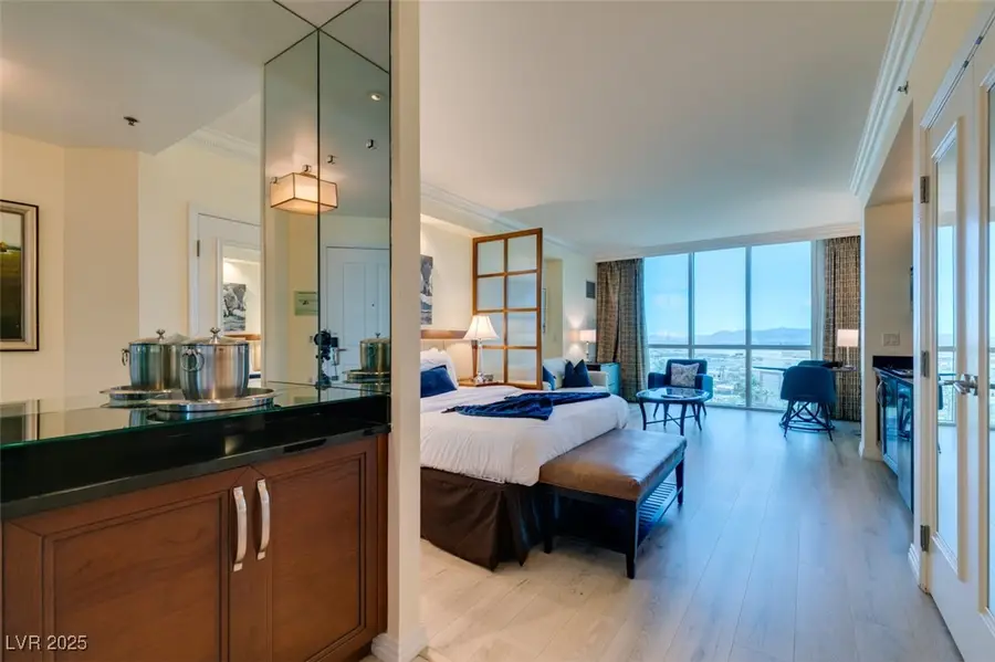 135 E Harmon Avenue #804, Las Vegas, NV 89109 - Image #2
