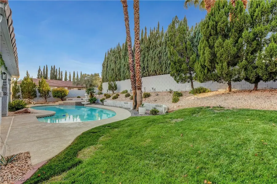 2825 Waterview Drive, Las Vegas, NV 89117 - Image #3