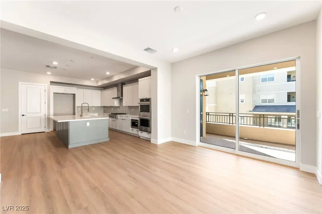9132 Las Manaitas Avenue #301, Las Vegas, NV 89144 - Image #1