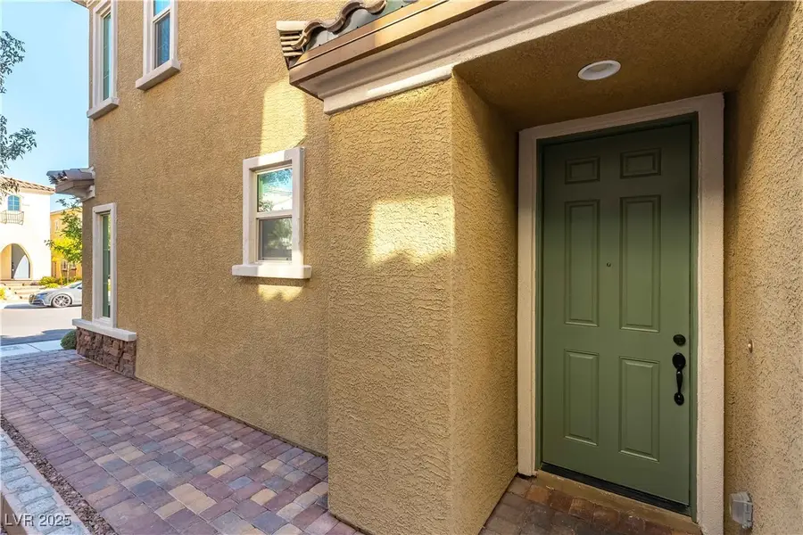 10025 Rams Leap Avenue, Las Vegas, NV 89166 - Image #2
