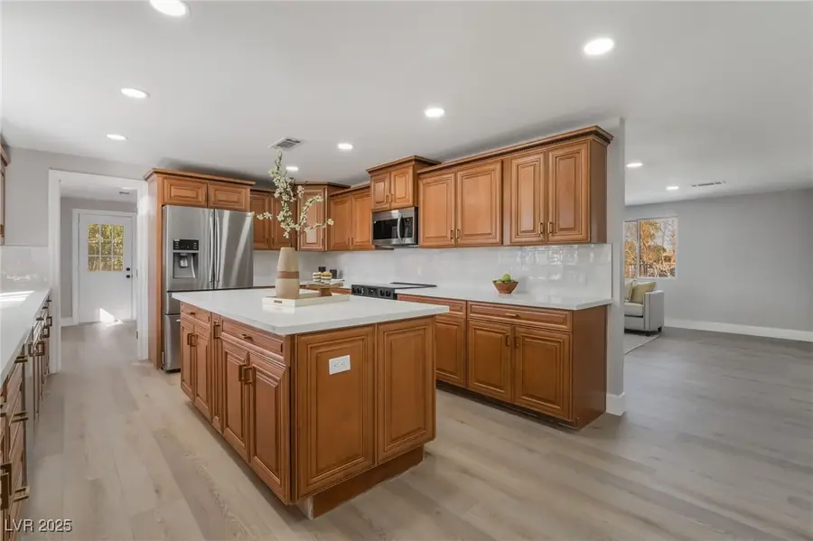 616 Lacy Lane, Las Vegas, NV 89107 - Image #2